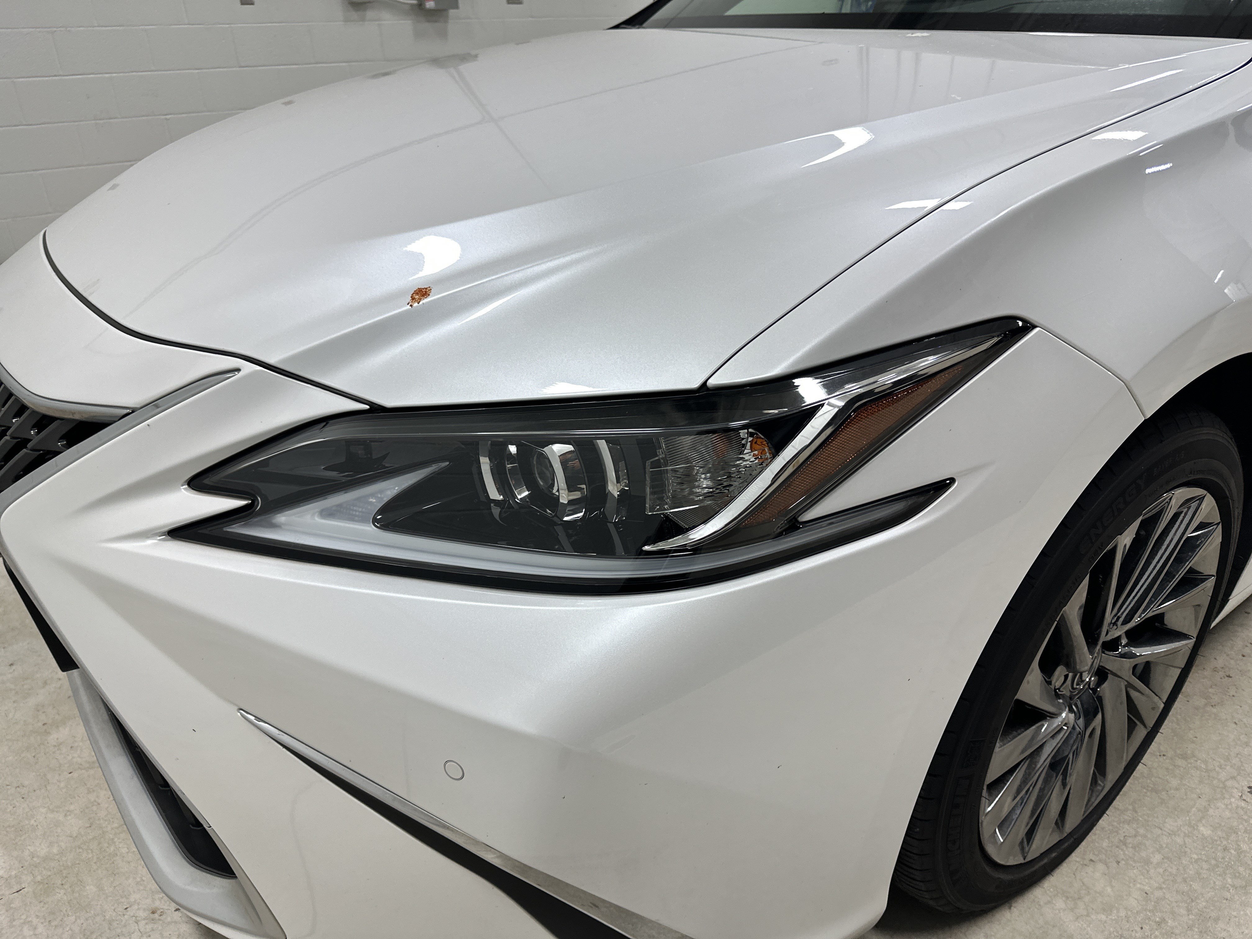 Certified 2025 Lexus ES 300h w/ Technology Package FWD image 6