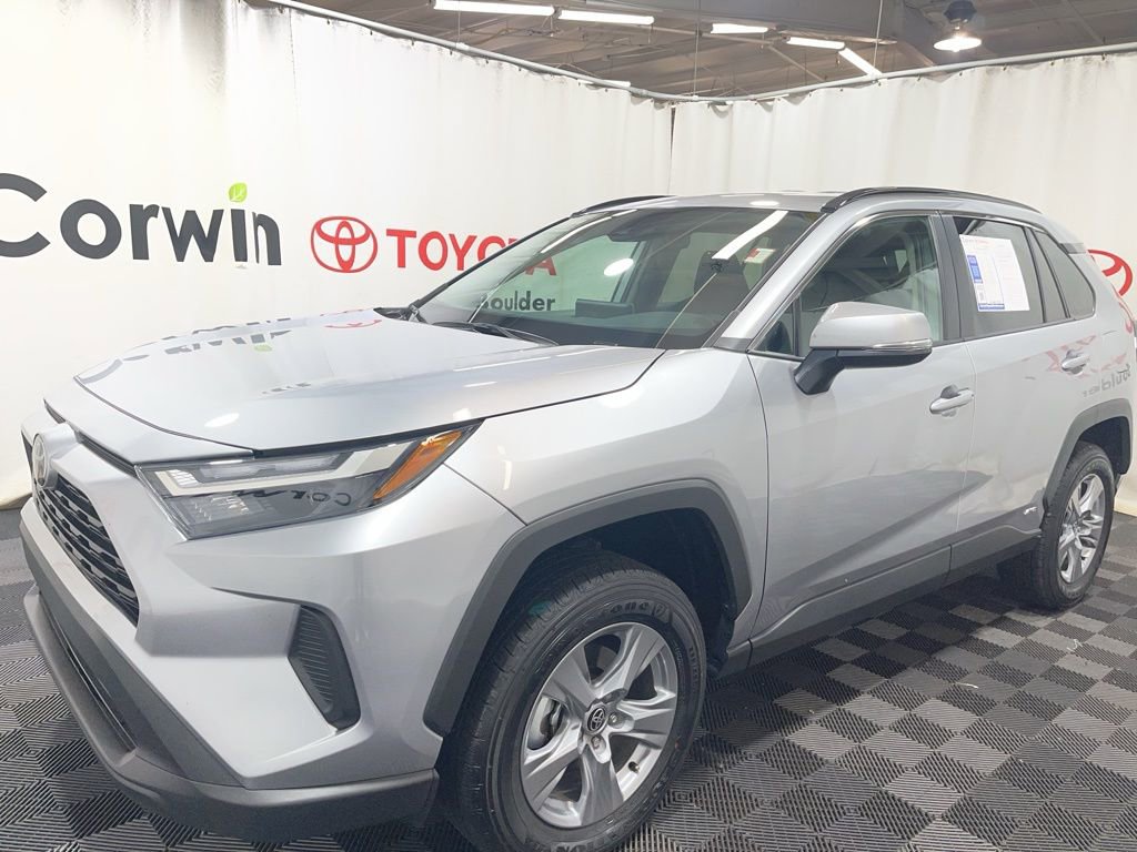Used 2025 Toyota RAV4 XLE image 3