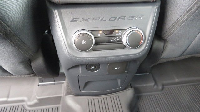 Used 2025 Ford Explorer Active image 17
