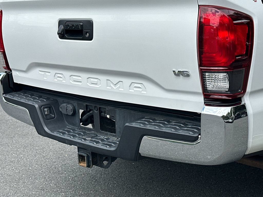 Used 2019 Toyota Tacoma TRD Off-Road AWD/4WD image 6