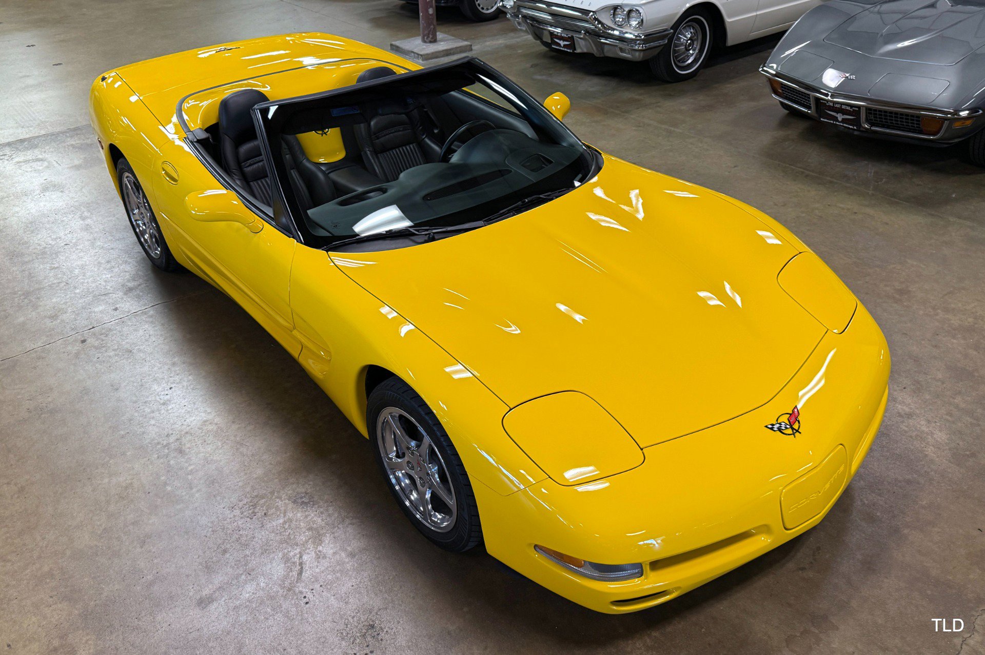 Used 2002 Chevrolet Corvette w/ Preferred Equipment Group2 image 3