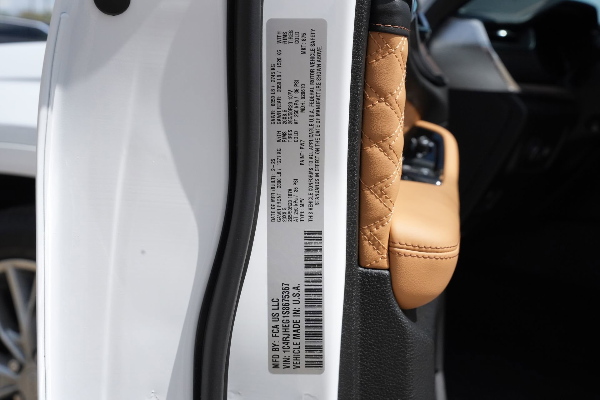 Used 2025 Jeep Grand Cherokee Summit AWD/4WD image 31