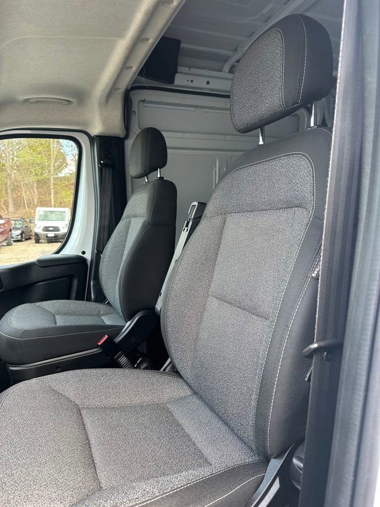 Used 2025 RAM ProMaster 2500 w/ Convenience Group FWD image 11