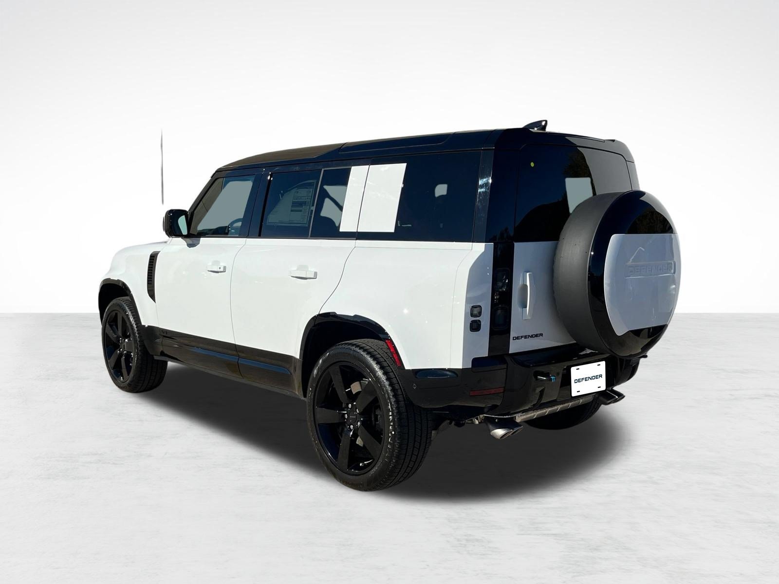New 2026 Land Rover Defender 110 V8 AWD/4WD image 3