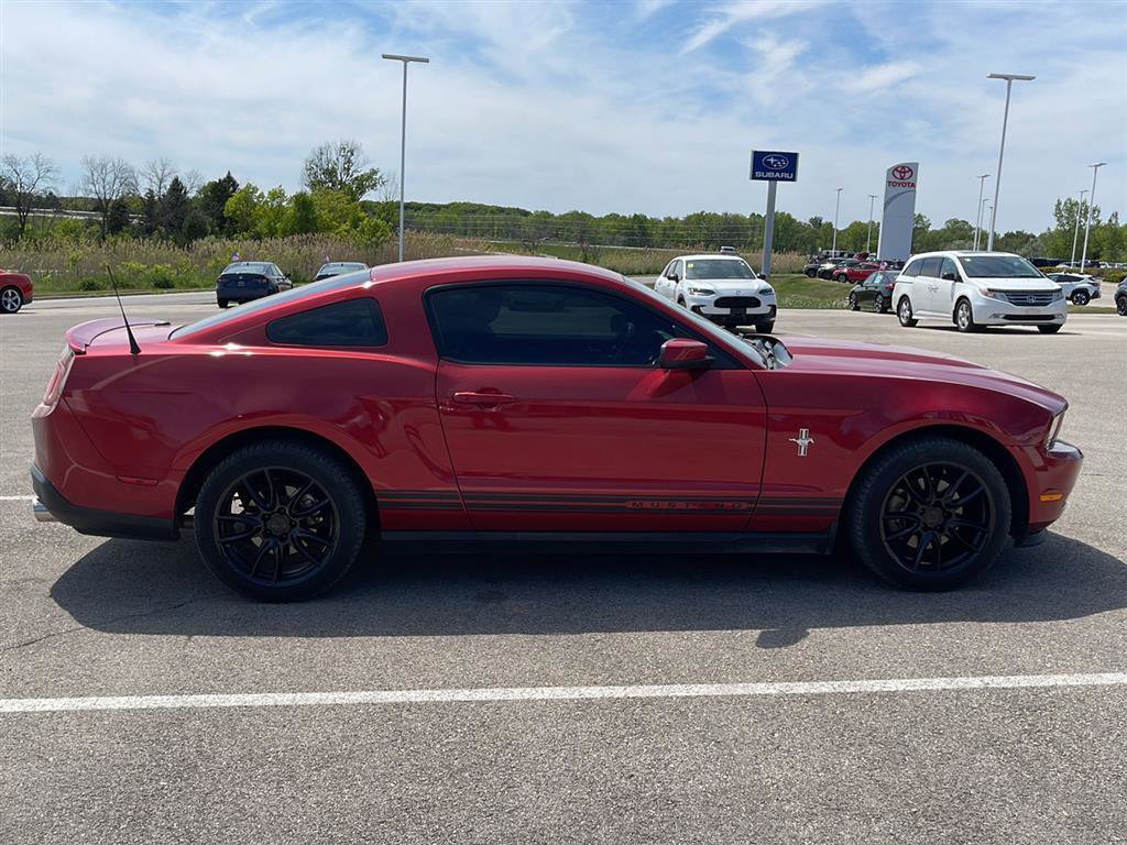 Used 2011 Ford Mustang Premium w/ 202A Rapid Spec Order Code RWD image 16