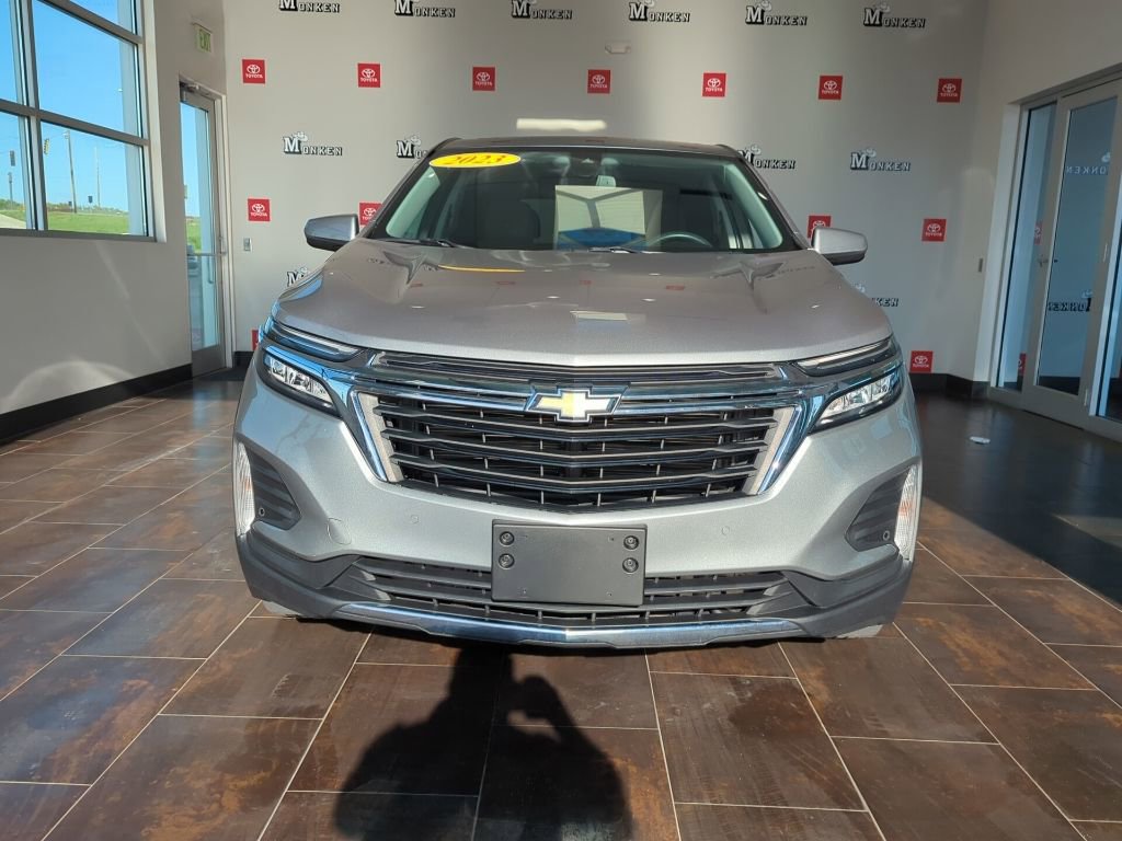 Used 2023 Chevrolet Equinox LT FWD image 2