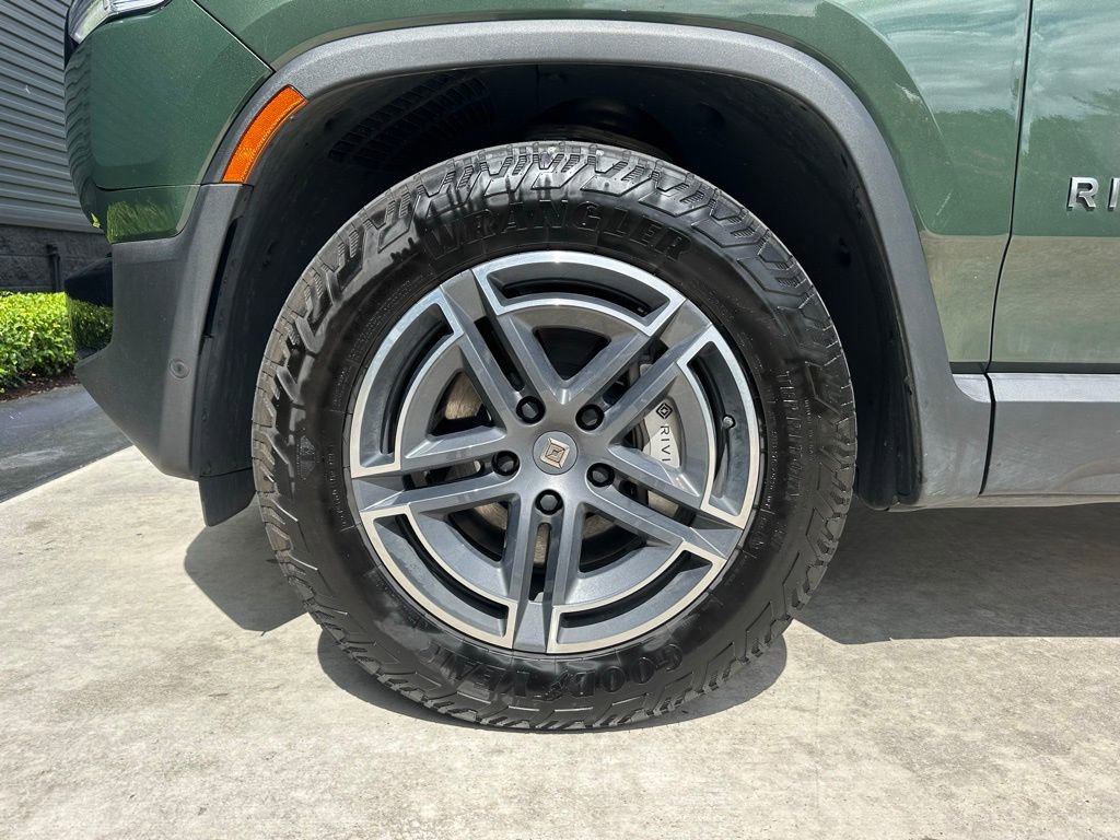 Used 2025 Rivian R1S Adventure image 15