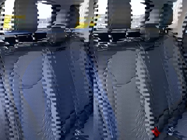 New 2025 Volkswagen Tiguan SE image 29