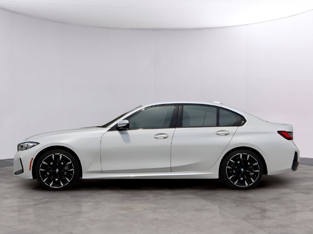 Used 2026 BMW 330i xDrive Sedan AWD/4WD image 4
