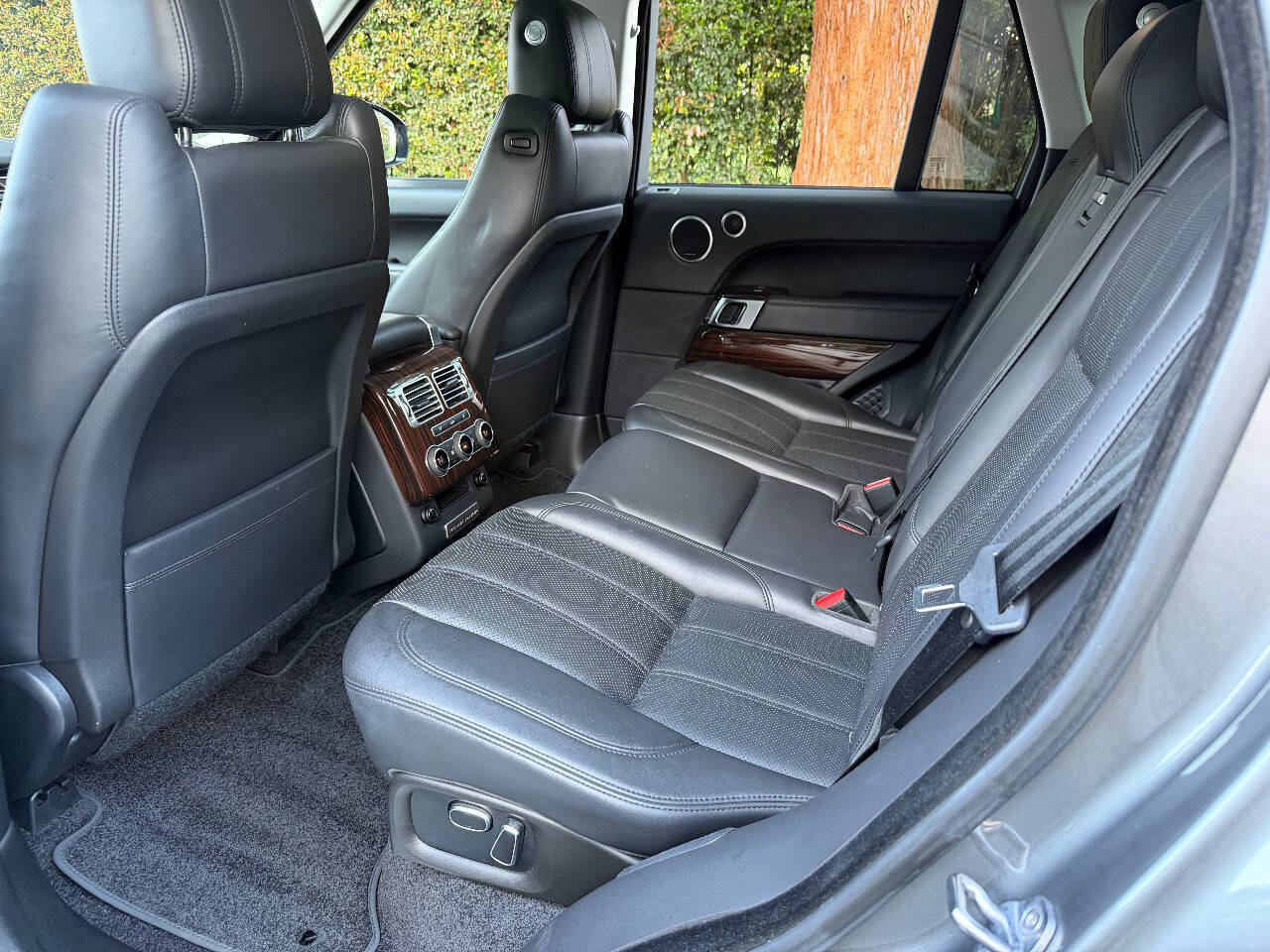 Used 2014 Land Rover Range Rover Supercharged AWD/4WD image 18