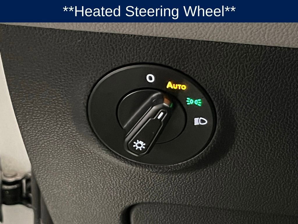 Used 2023 Volkswagen Taos SEL image 16