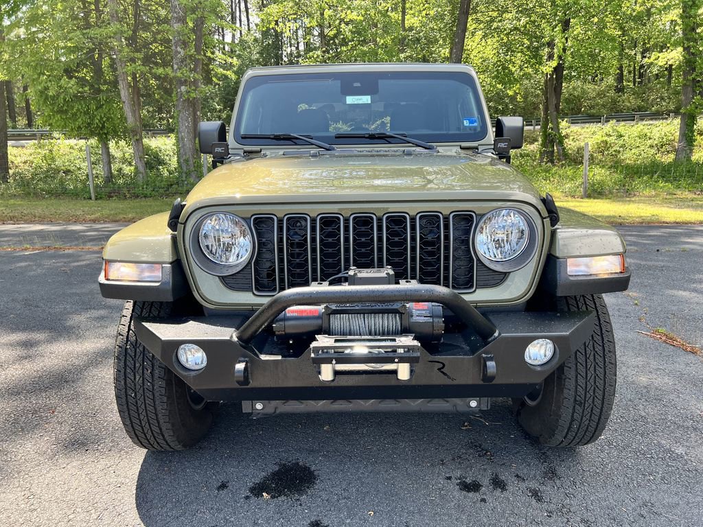 Certified 2025 Jeep Gladiator Sport AWD/4WD image 8