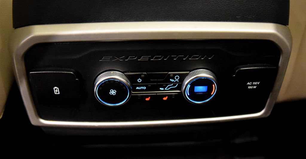 Used 2024 Ford Expedition Limited AWD/4WD image 27