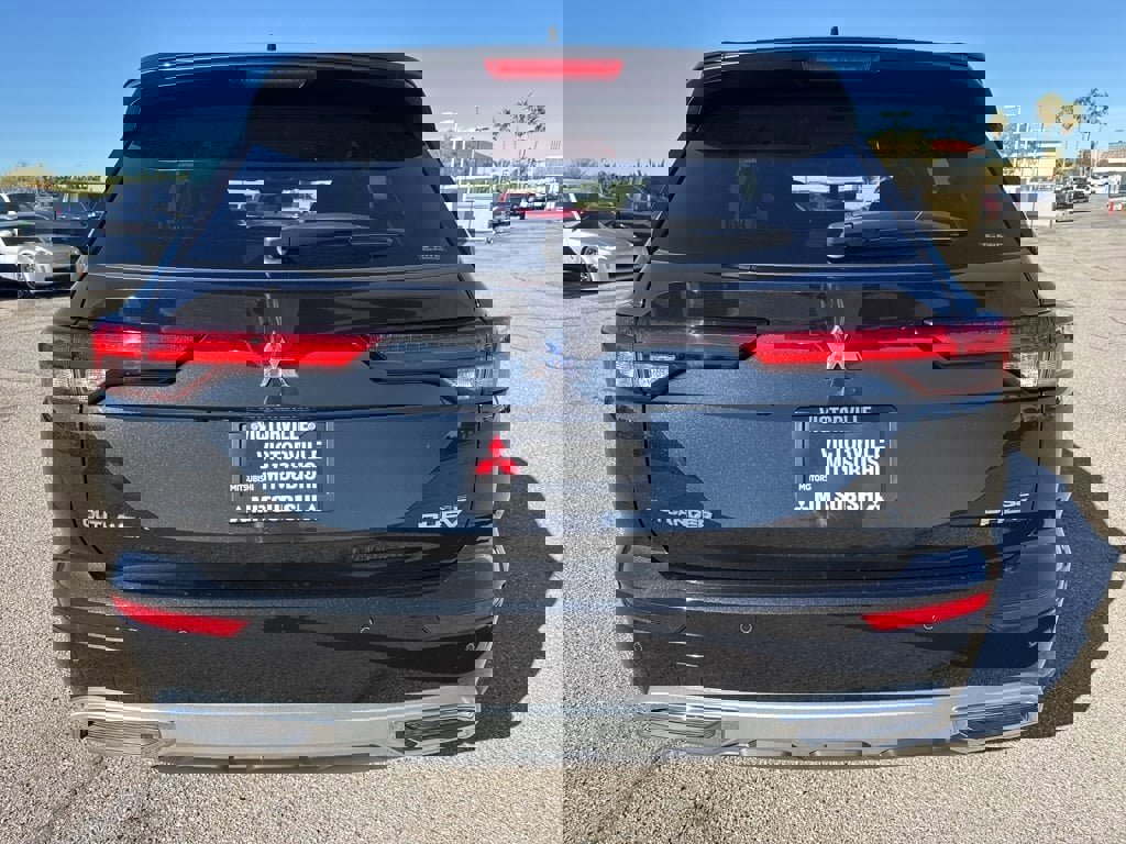 New 2025 Mitsubishi Outlander SE image 6