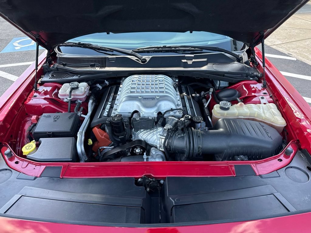 Used 2016 Dodge Challenger SRT Hellcat RWD image 31