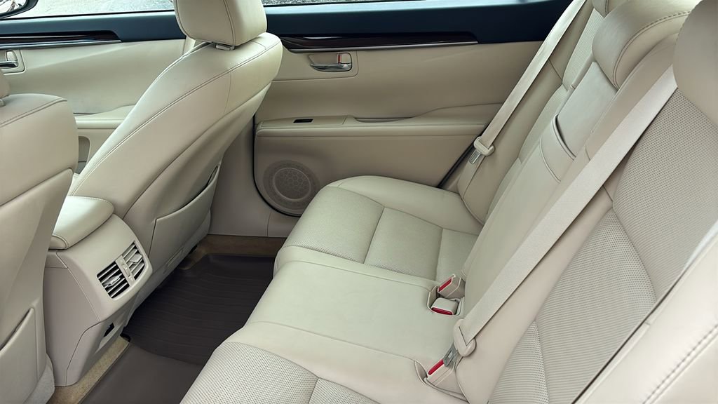 Used 2014 Lexus ES 350 w/ Premium Package image 29