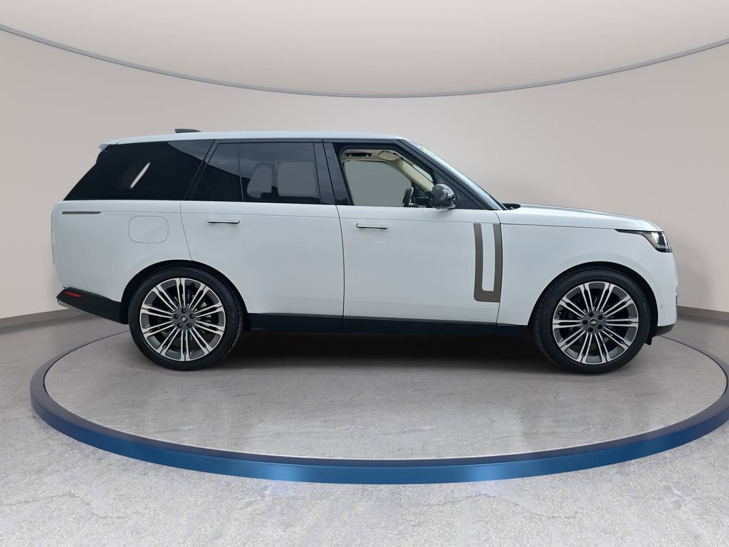 Certified 2023 Land Rover Range Rover SE image 4