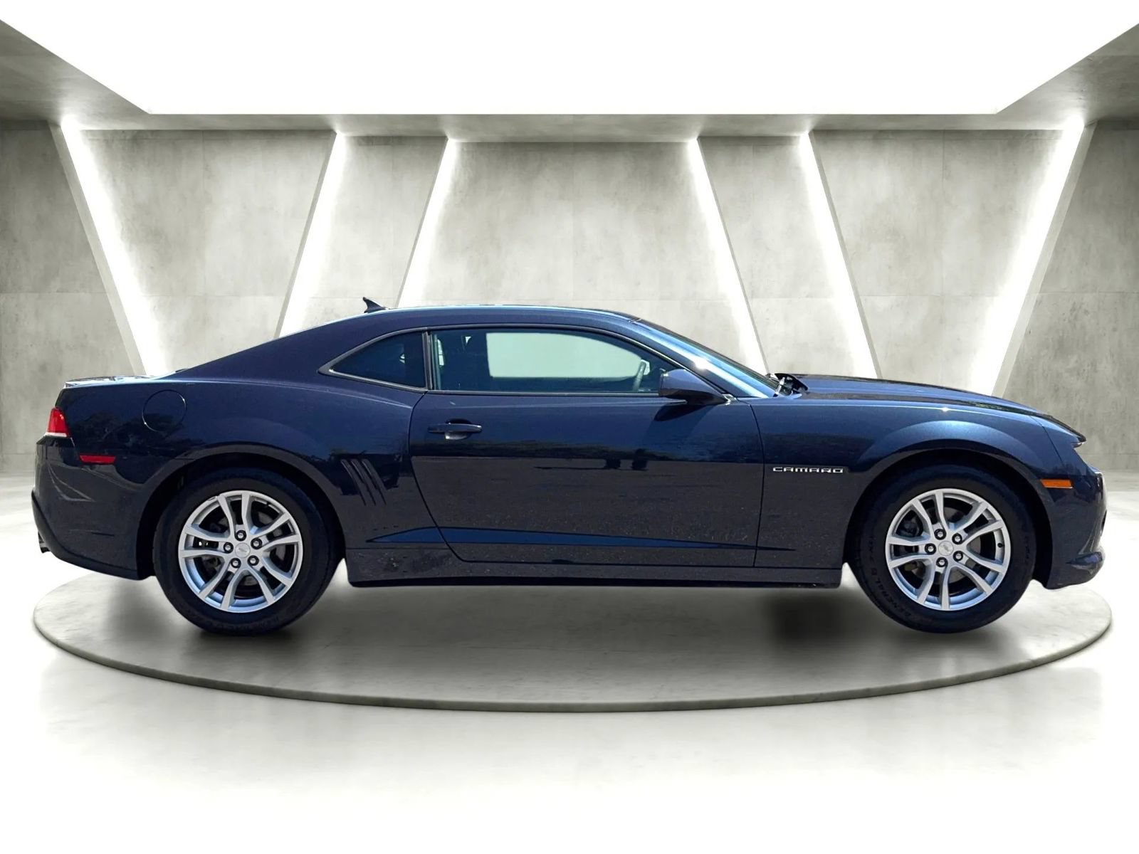 Used 2014 Chevrolet Camaro LS RWD image 4