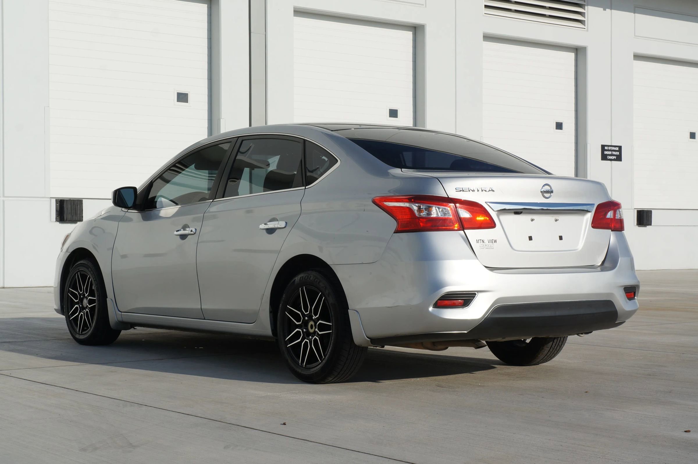 Used 2019 Nissan Sentra S image 9