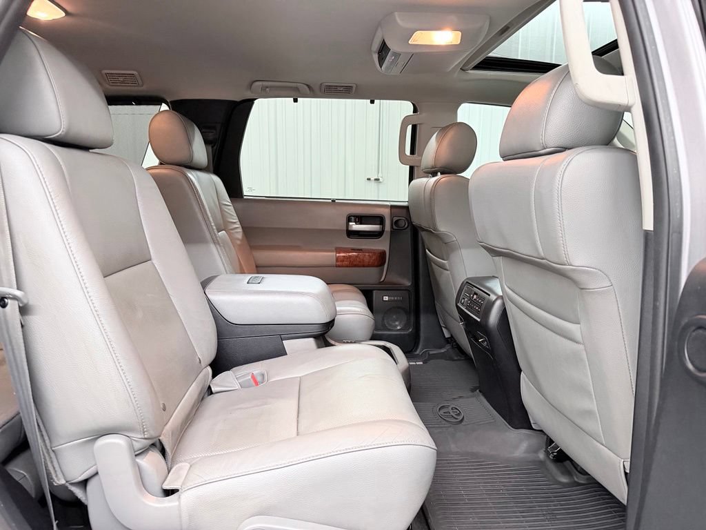 Used 2018 Toyota Sequoia Platinum AWD/4WD image 41