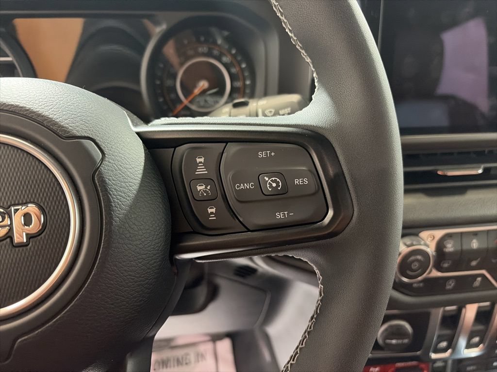 Used 2025 Jeep Wrangler Sport AWD/4WD image 26