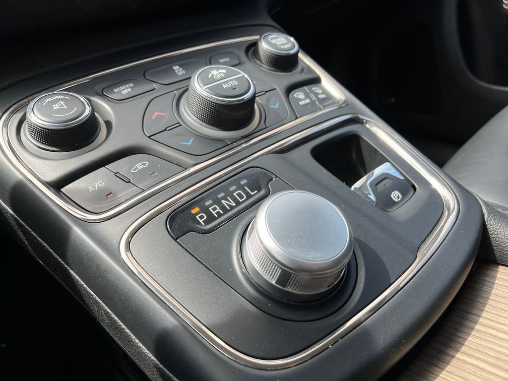 Used 2015 Chrysler 200 C w/ Navigation & Sound Group I FWD image 23