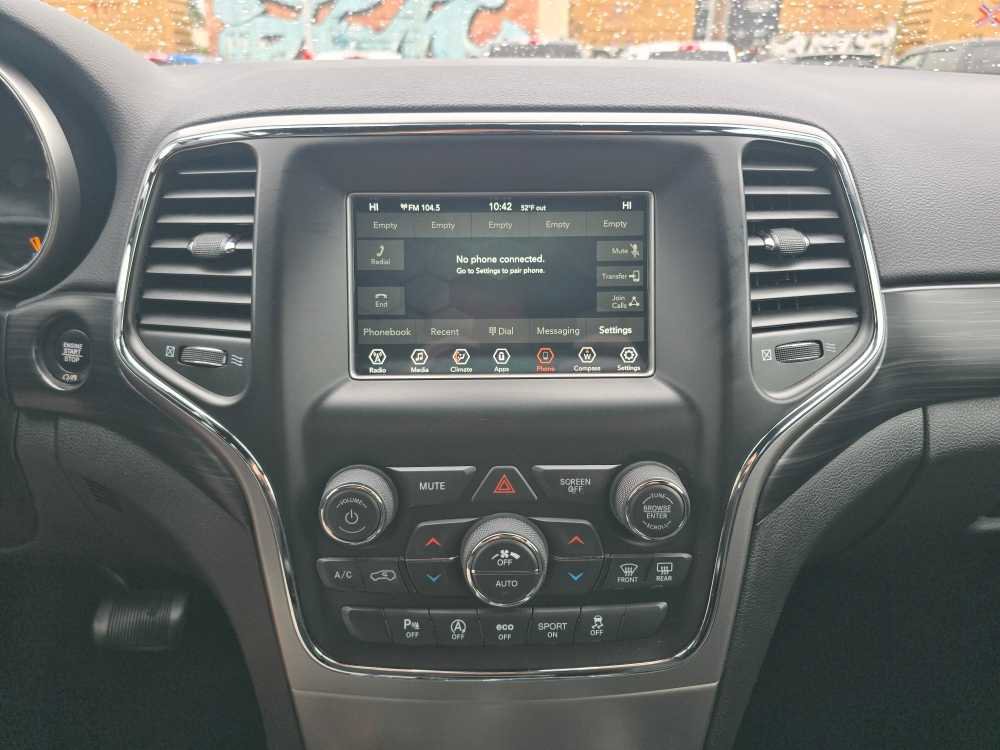 Used 2020 Jeep Grand Cherokee Laredo image 12