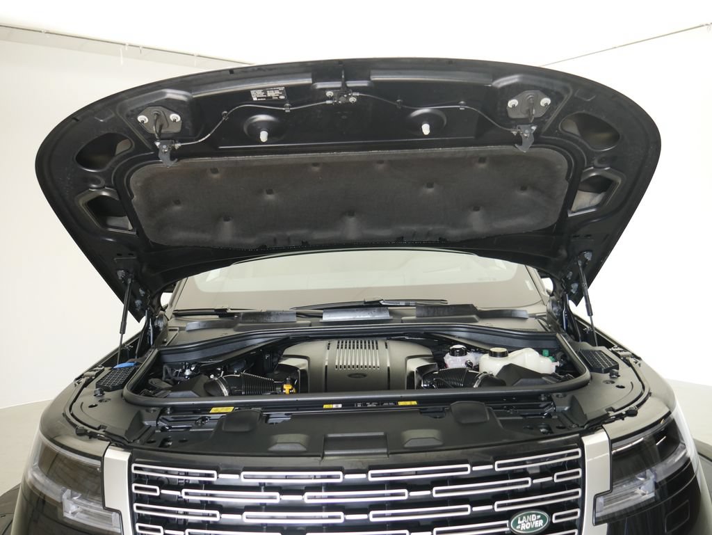 Used 2025 Land Rover Range Rover Autobiography AWD/4WD image 14