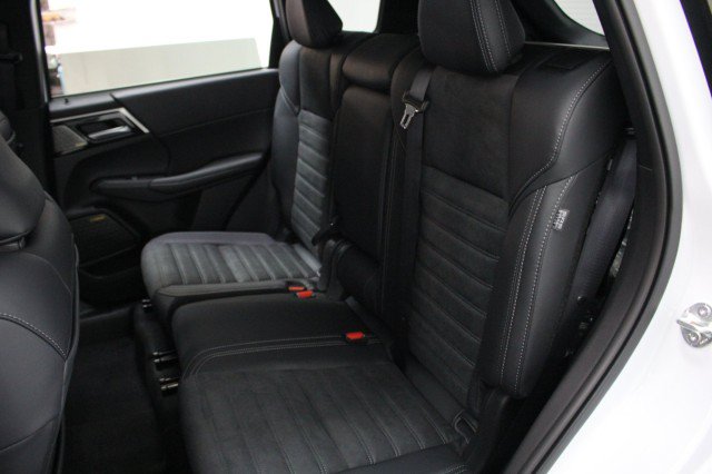 New 2026 Mitsubishi Outlander SE FWD image 24