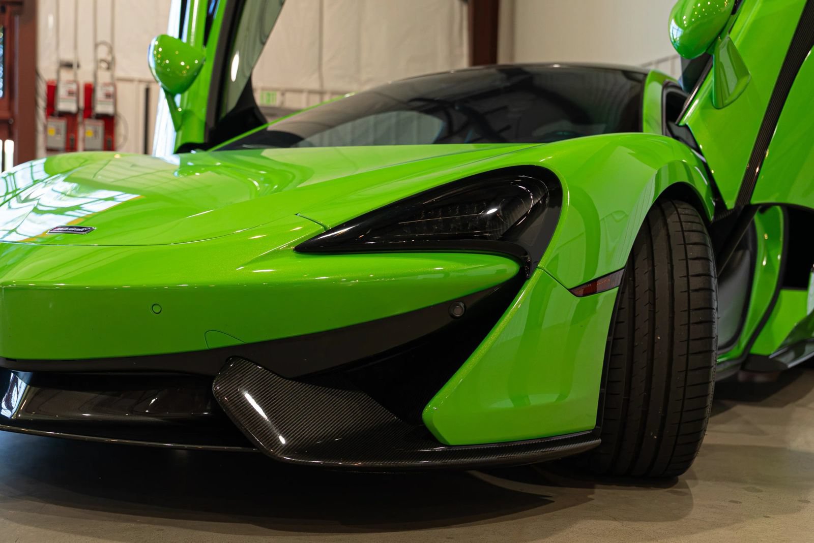 Used 2016 McLaren 570S Coupe RWD image 3