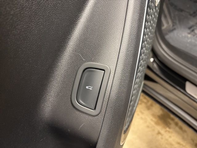 Used 2025 Buick Enclave Sport Touring image 33