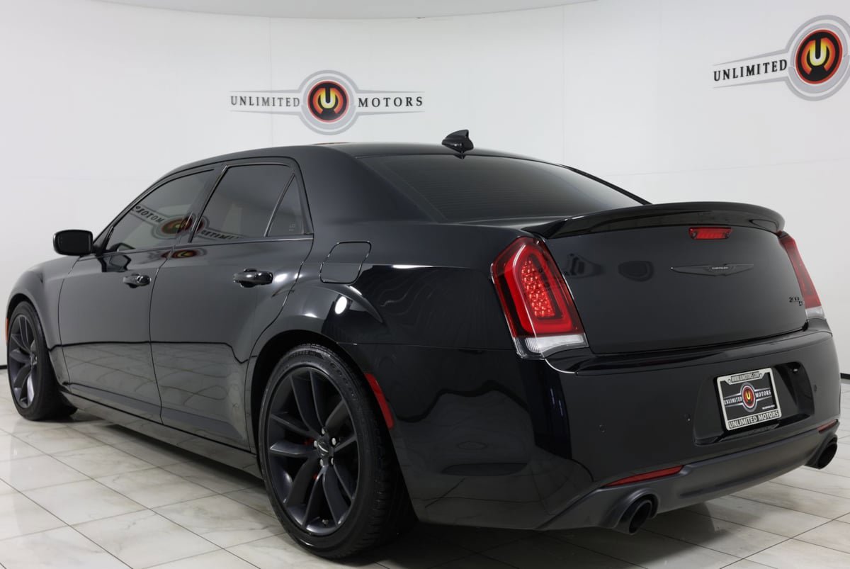 Used 2023 Chrysler 300 C RWD image 4