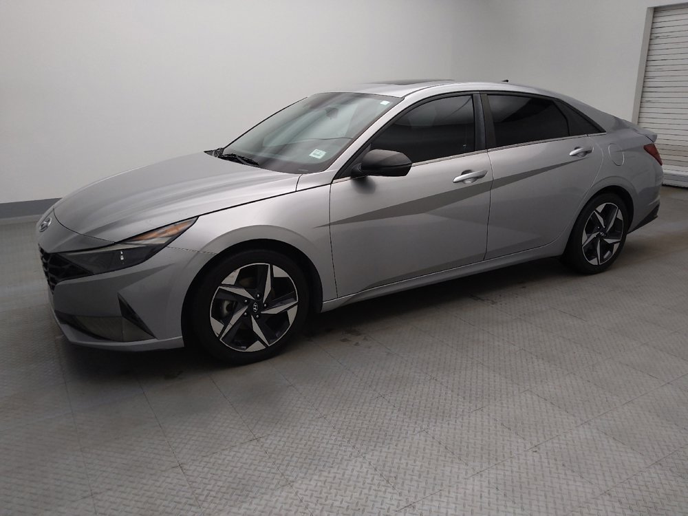 Used 2021 Hyundai Elantra SEL w/ Convenience + Premium Package FWD image 2