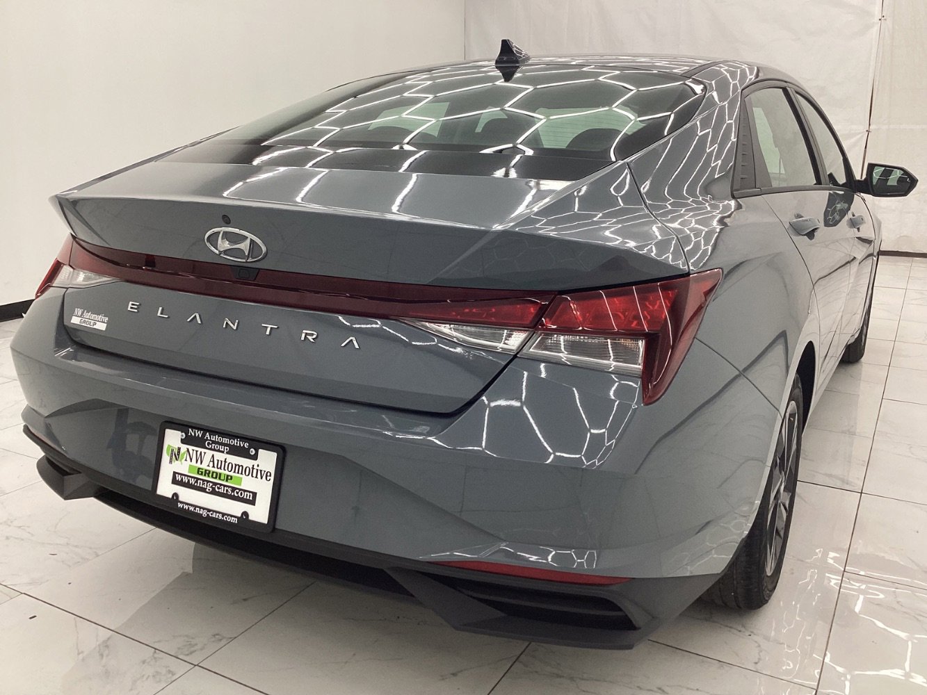Used 2021 Hyundai Elantra SEL w/ Convenience Package image 9