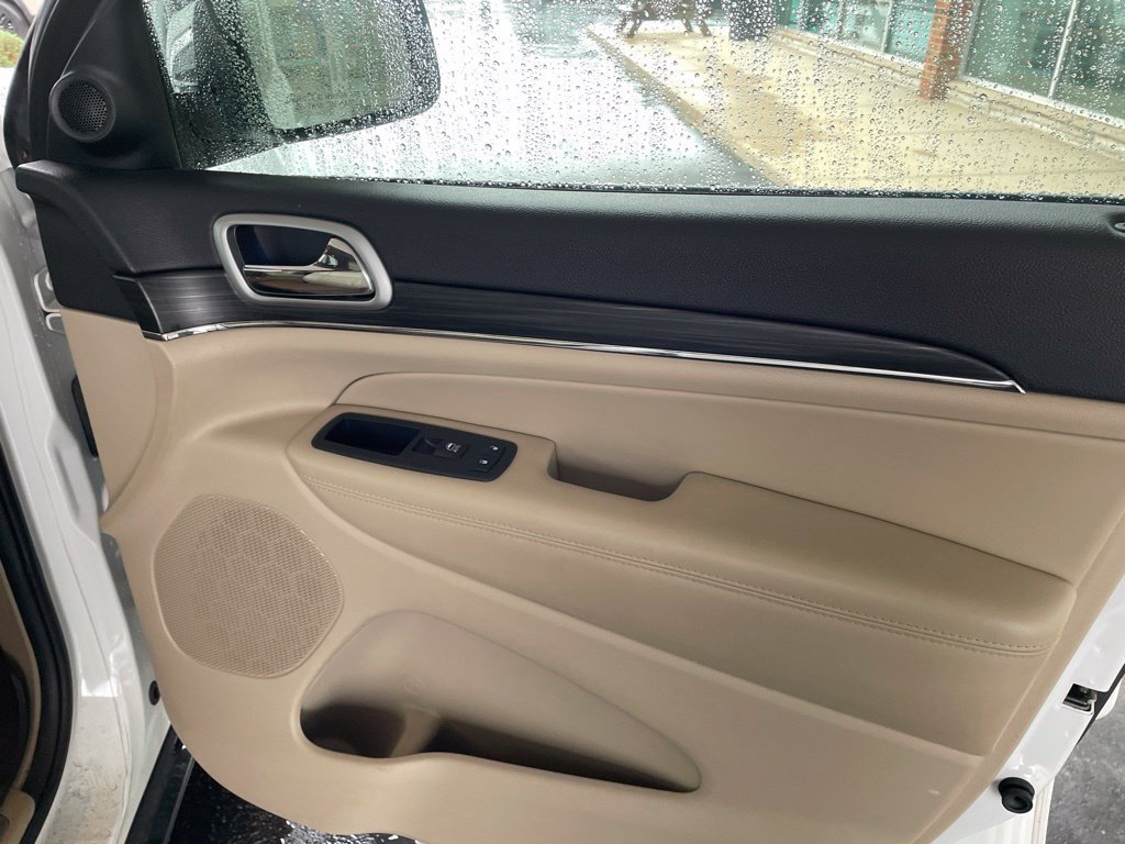 Used 2019 Jeep Grand Cherokee Limited w/ Luxury Group II AWD/4WD image 9