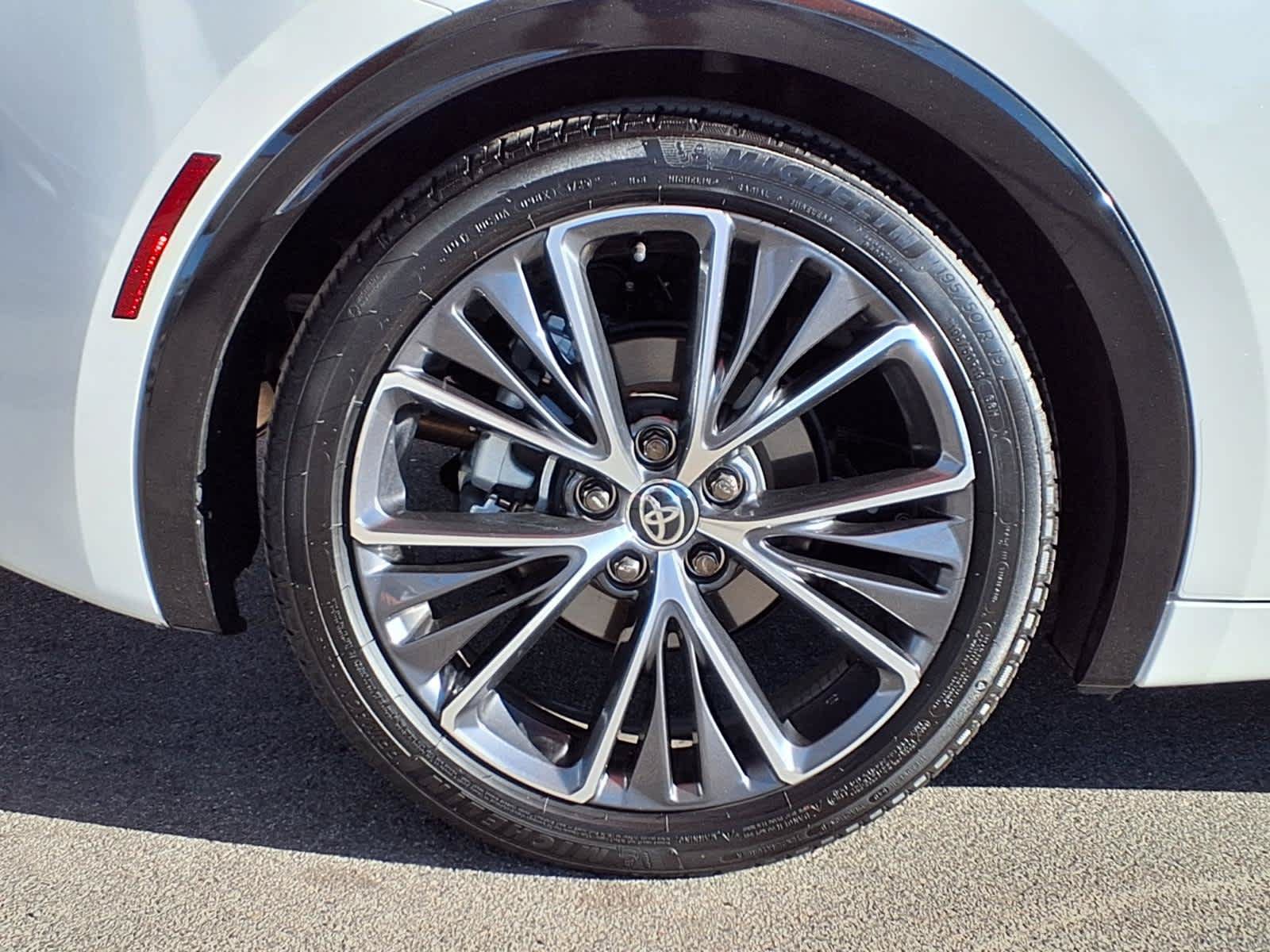 Certified 2026 Toyota Prius XLE FWD image 7