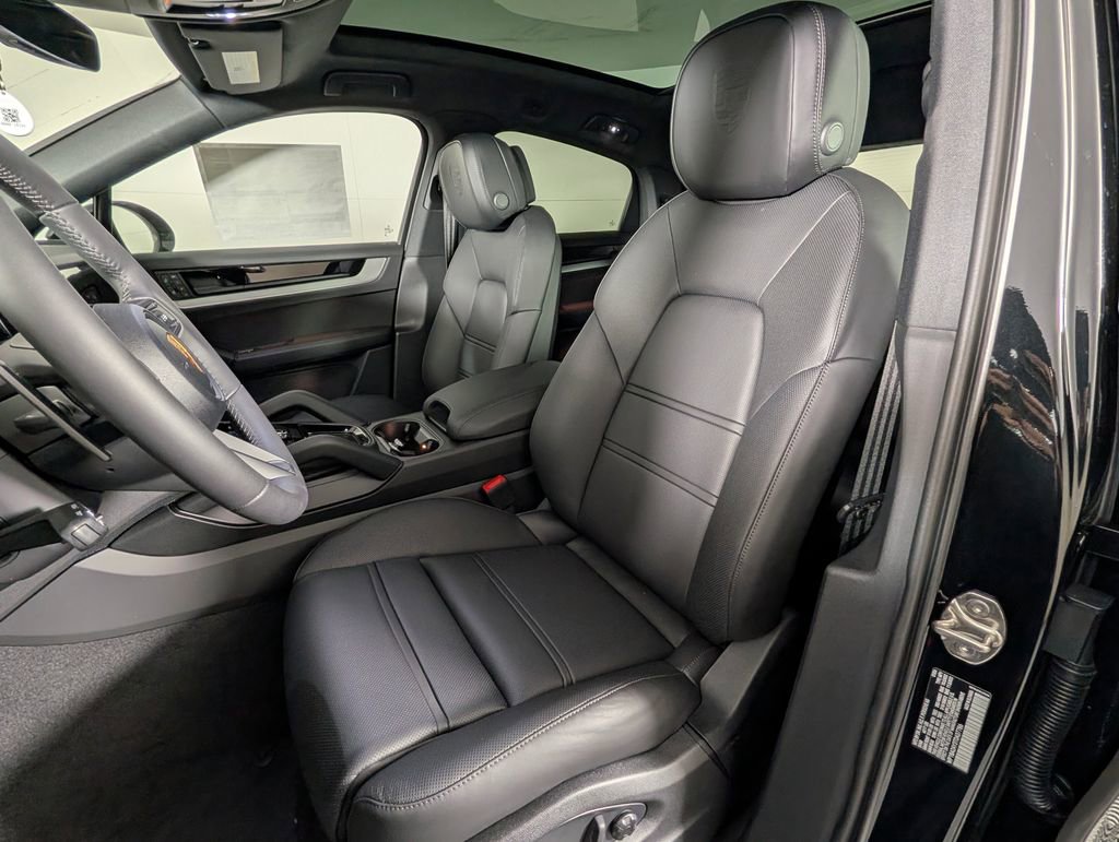 New 2026 Porsche Cayenne Coupe image 5