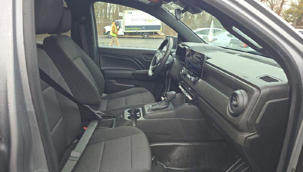 Used 2023 Chevrolet Colorado W/T image 2