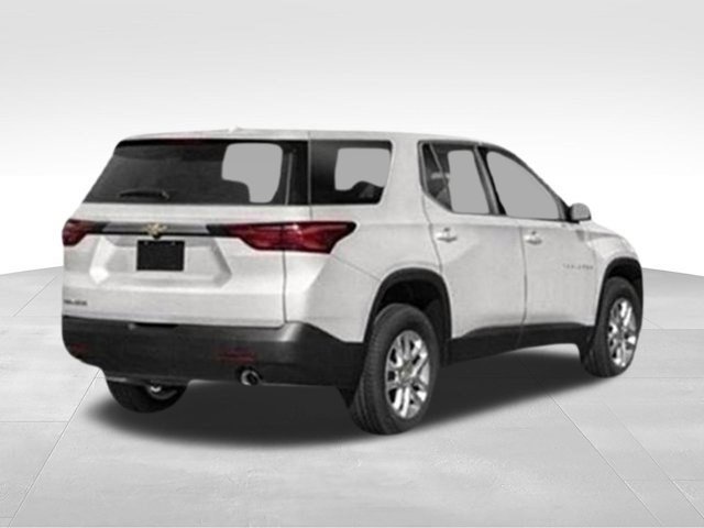 Used 2023 Chevrolet Traverse LT image 2