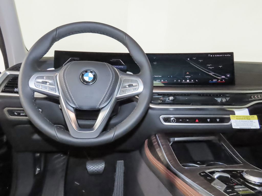 Used 2025 BMW X7 xDrive40i w/ Premium Package AWD/4WD image 17