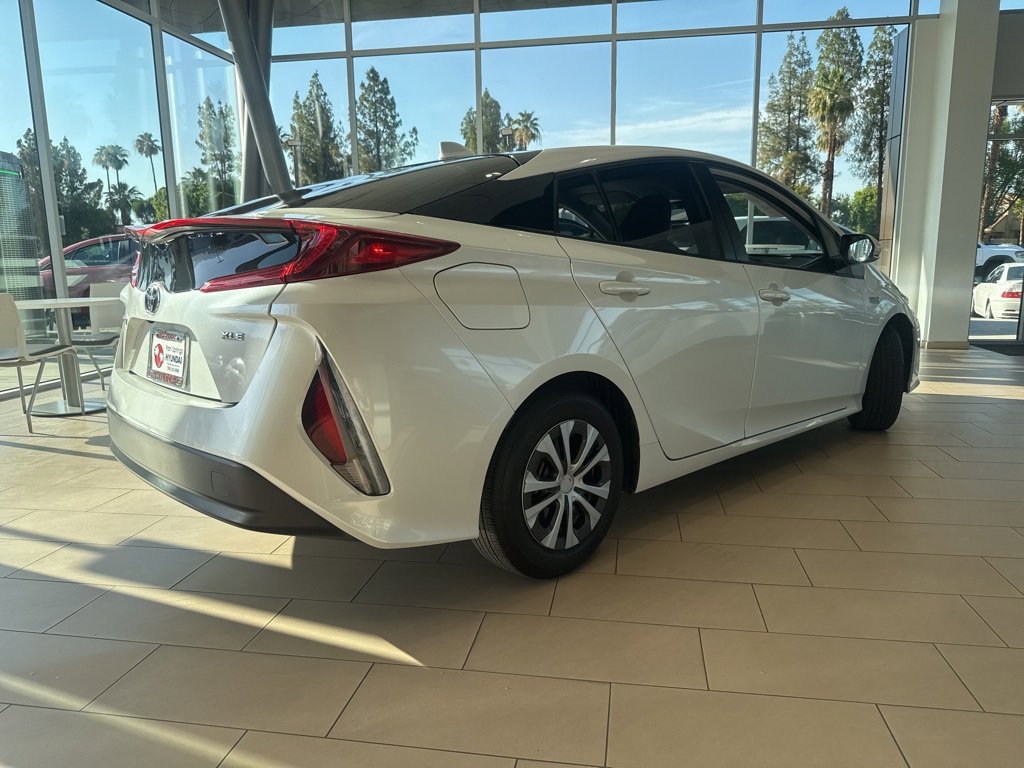 Used 2022 Toyota Prius Prime XLE image 8