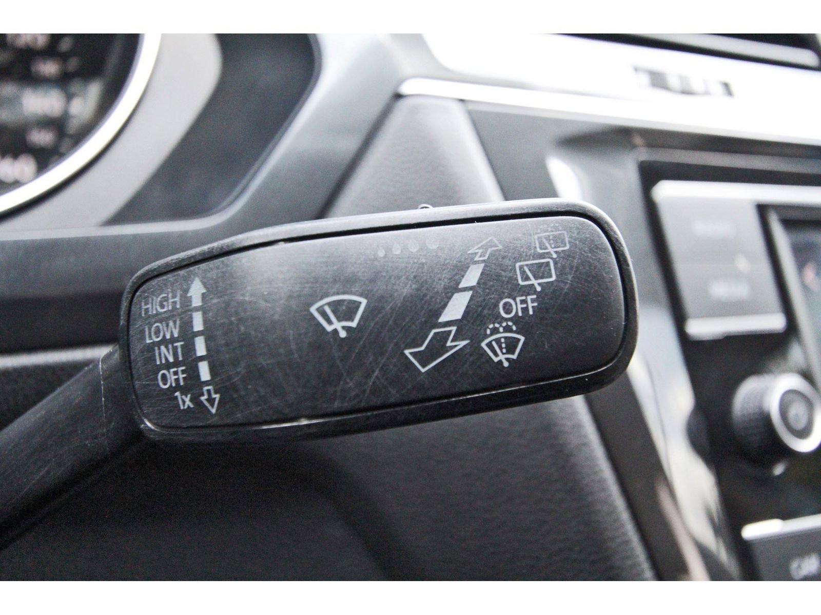 Used 2018 Volkswagen Tiguan S FWD image 18