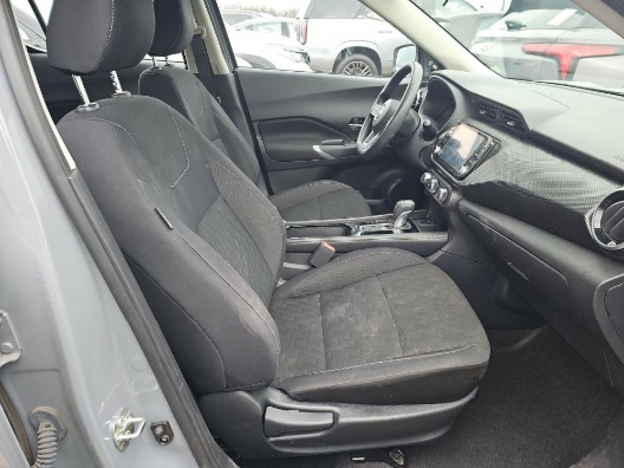 Used 2023 Nissan Kicks SV image 11