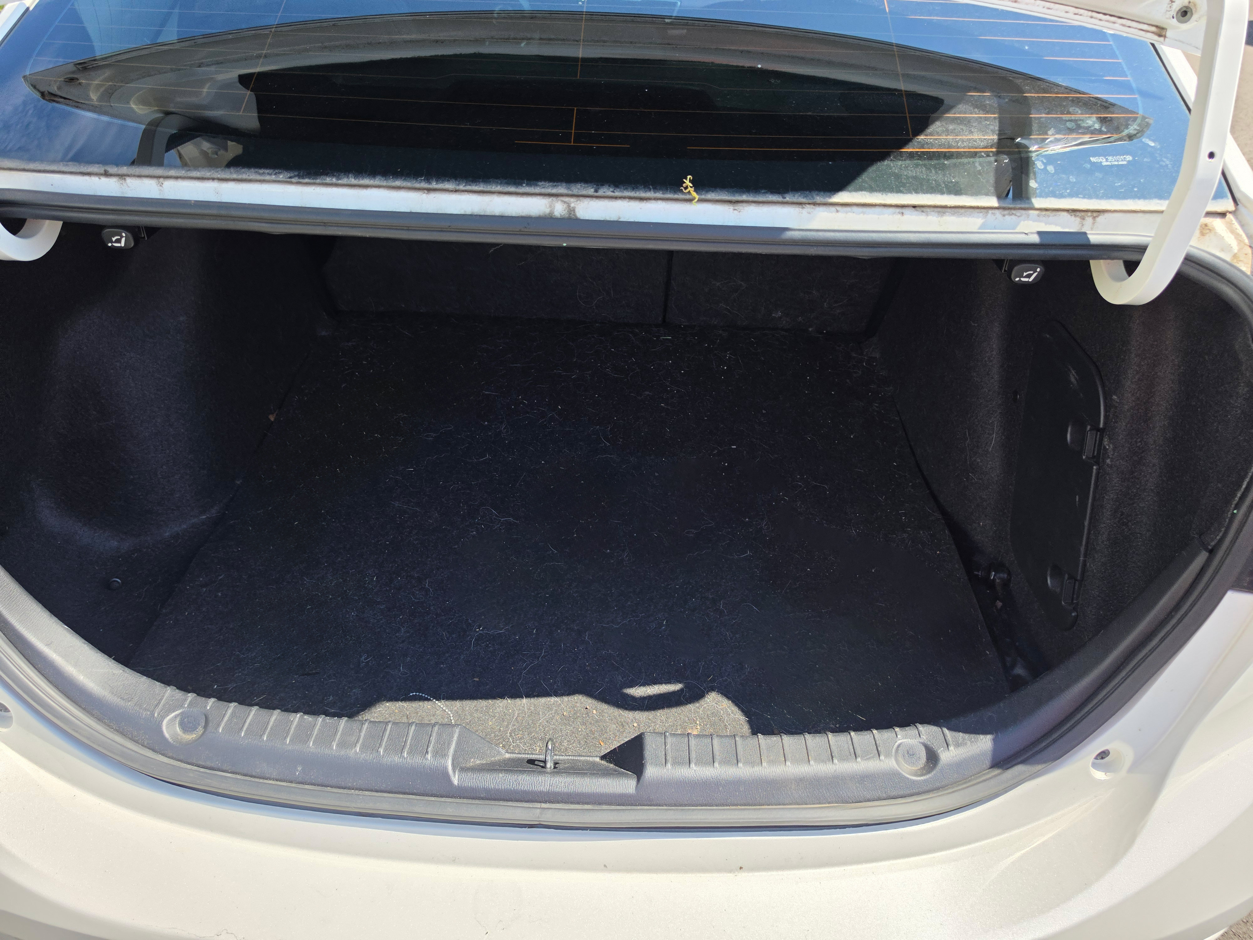 Used 2015 MAZDA MAZDA3 i Touring w/ Technology Package FWD image 5