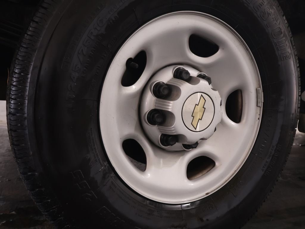 Used 2024 Chevrolet Express 2500 w/ Driver Convenience Package image 26