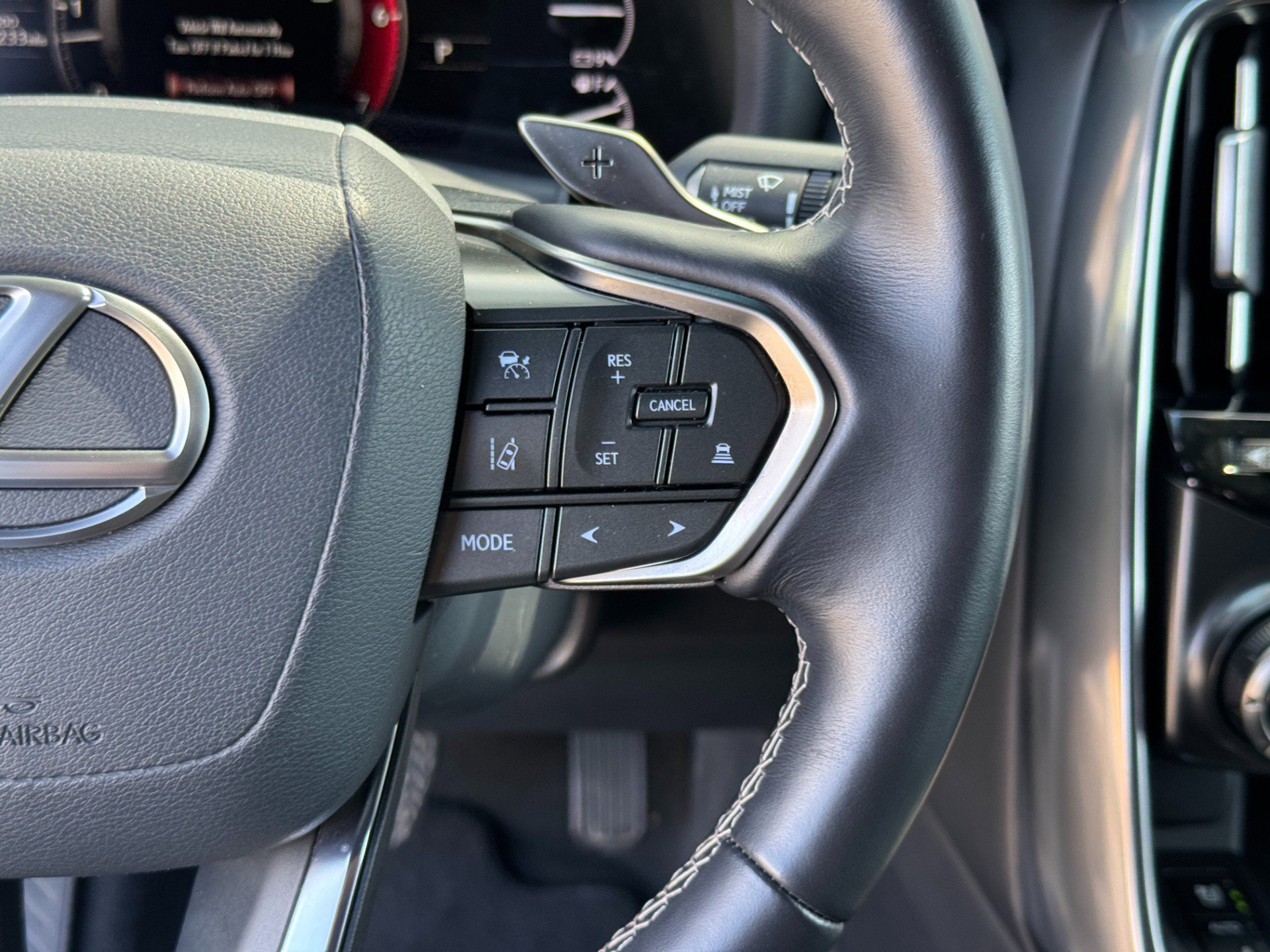 Used 2024 Lexus LX 600 4WD w/ Appearance Package image 28