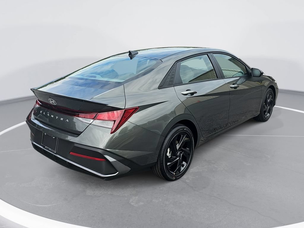 New 2026 Hyundai Elantra Sport FWD image 5