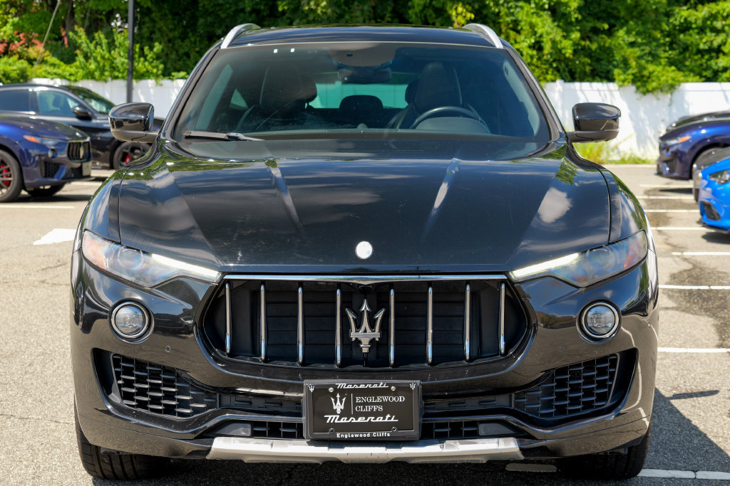 Used 2017 Maserati Levante S AWD/4WD image 2