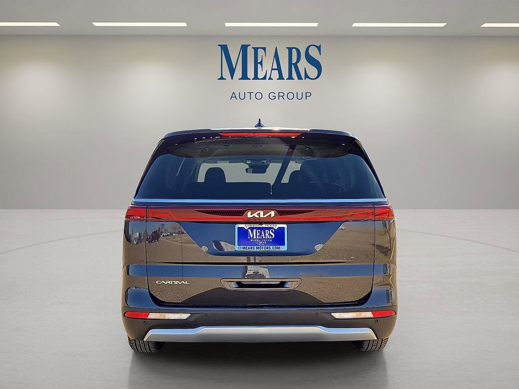 Used 2024 Kia Carnival LX image 4