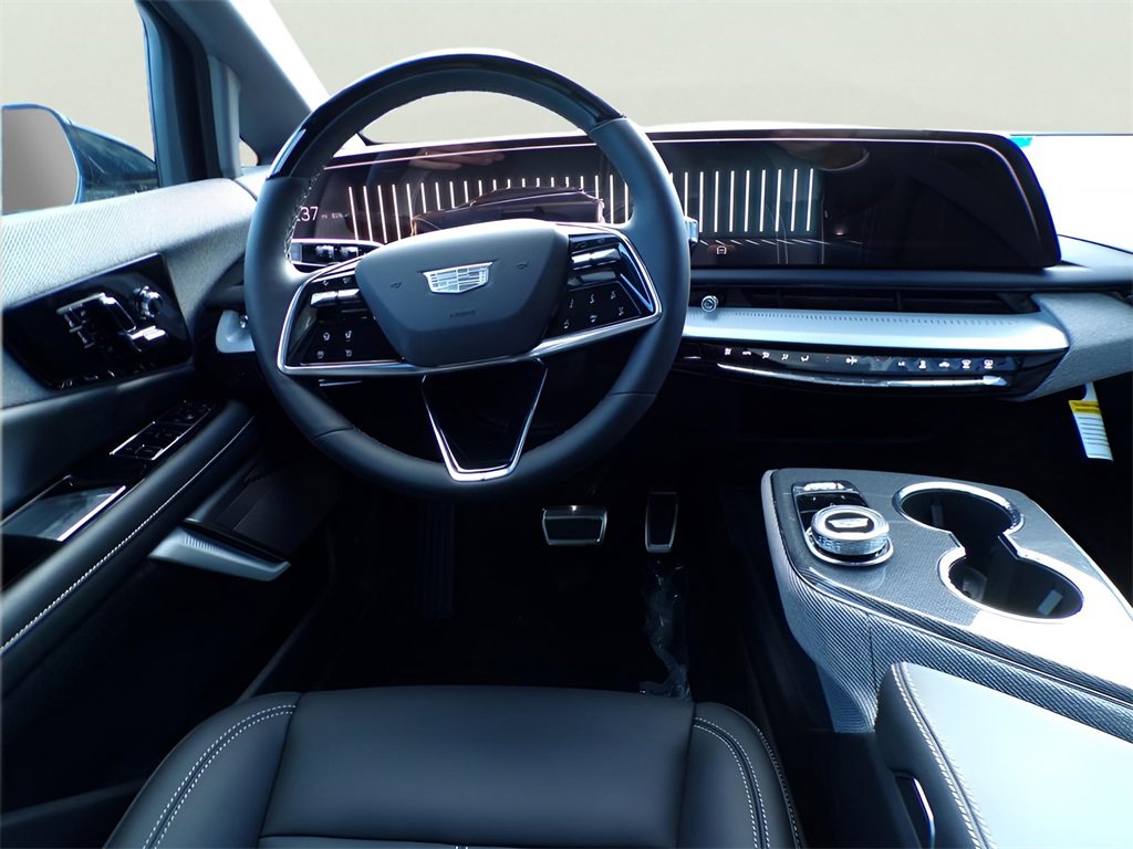 New 2026 Cadillac Optiq Luxury 1 image 9